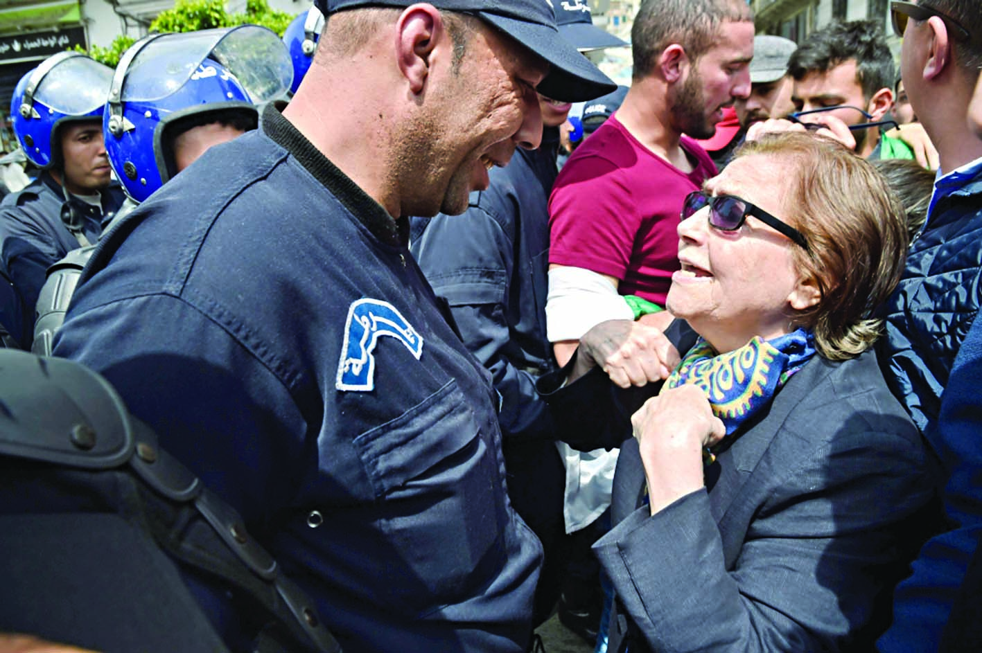  u0627u0644u0645u0646u0627u0636u0644u0629 u0627u0644u062au0627u0631u064au062eu064au0629 u062cu0645u064au0644u0629 u0628u0648u062du064au0631u062f u062au062au062du062fu062b u0625u0644u0649 u0623u062du062f u0631u062cu0627u0644 u0627u0644u0623u0645u0646 u062eu0644u0627u0644 u062au0638u0627u0647u0631u0629 u0641u064a u0627u0644u062cu0632u0627u0626u0631 u0627u0644u0639u0627u0635u0645u0629 u0623u0645u0633t (u0623 u0641 u0628)