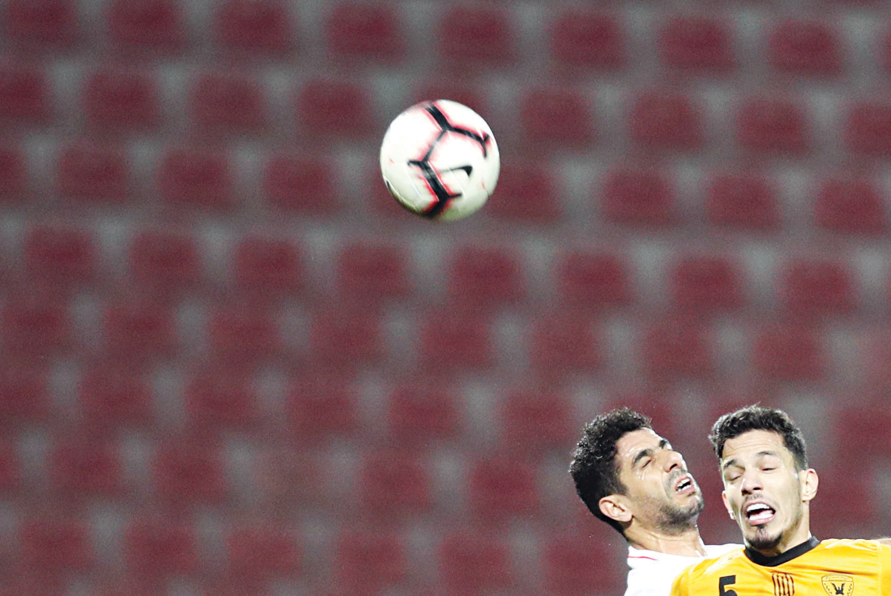 u00abu0627u0644u0643u0648u064au062au00bb u0648u0627u0644u0642u0627u062fu0633u064au0629 u0641u064a u0648u0636u0639u064au0629 u0645u062au0634u0627u0628u0647u0629 u0642u0627u0631u064au0627u064b... u062eu0644u0627u0641u0627u064b u0644u0644u0648u0636u0639 u0627u0644u0645u062du0644u064a     tt (u0627u0644u0623u0632u0631u0642 u062fu0648u062a u0643u0648u0645)