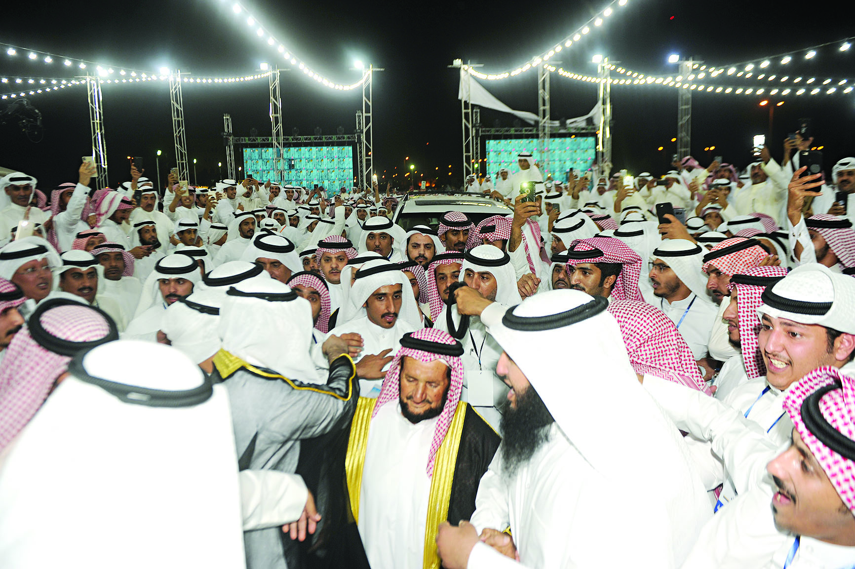 حبيب بن جامع أمير قبيلة العوازم في السعودية حضر إلى الكويت للمشاركة