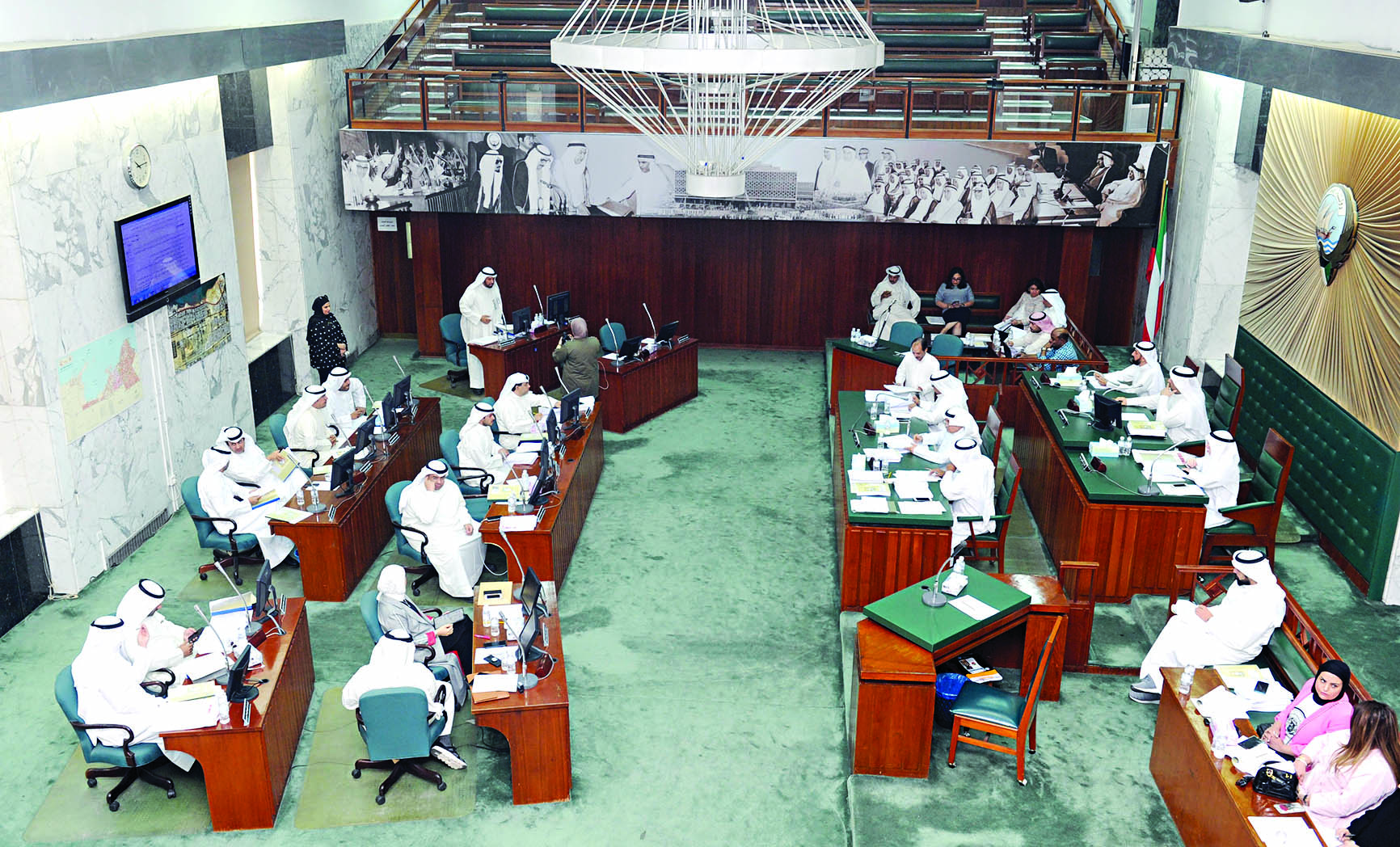 جانب من جلسة المجلس البلدي