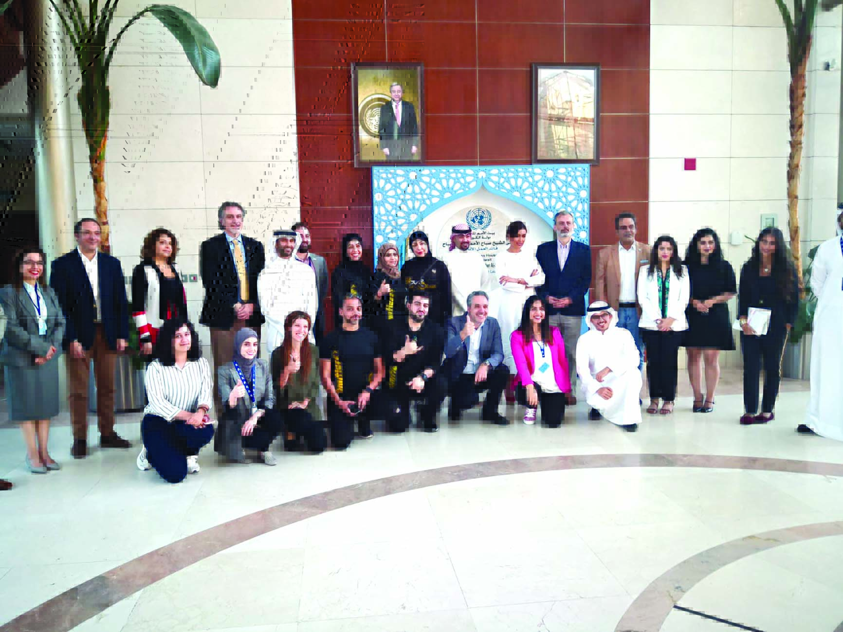 u0635u0648u0631u0629 u062cu0645u0627u0639u064au0629 u0644u0644u0645u0634u0627u0631u0643u064au0646 u0641u064a u0627u0644u062du0645u0644u0629