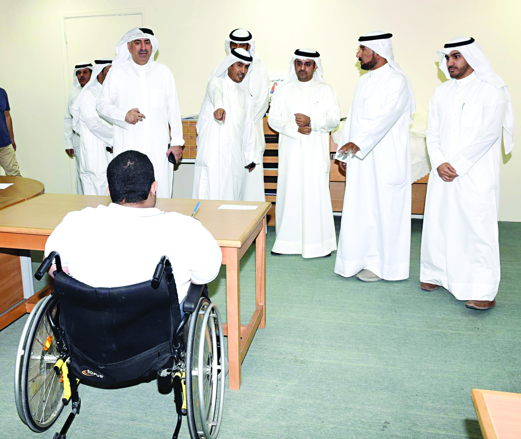 محافظ الجهراء يتفقد لجنة خاصة لذوي الاحتياجات