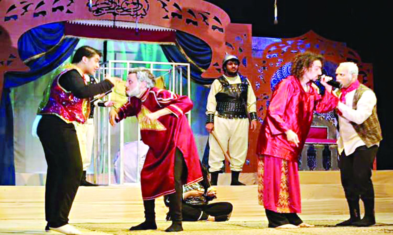 u0627u0644u0639u0631u0636 u0627u0644u0645u0633u0631u062du064a u00abu0642u0648u0627u0639u062f u0627u0644u0639u0634u0642 u0627u0644u0623u0631u0628u0639u0648u0646u00bb