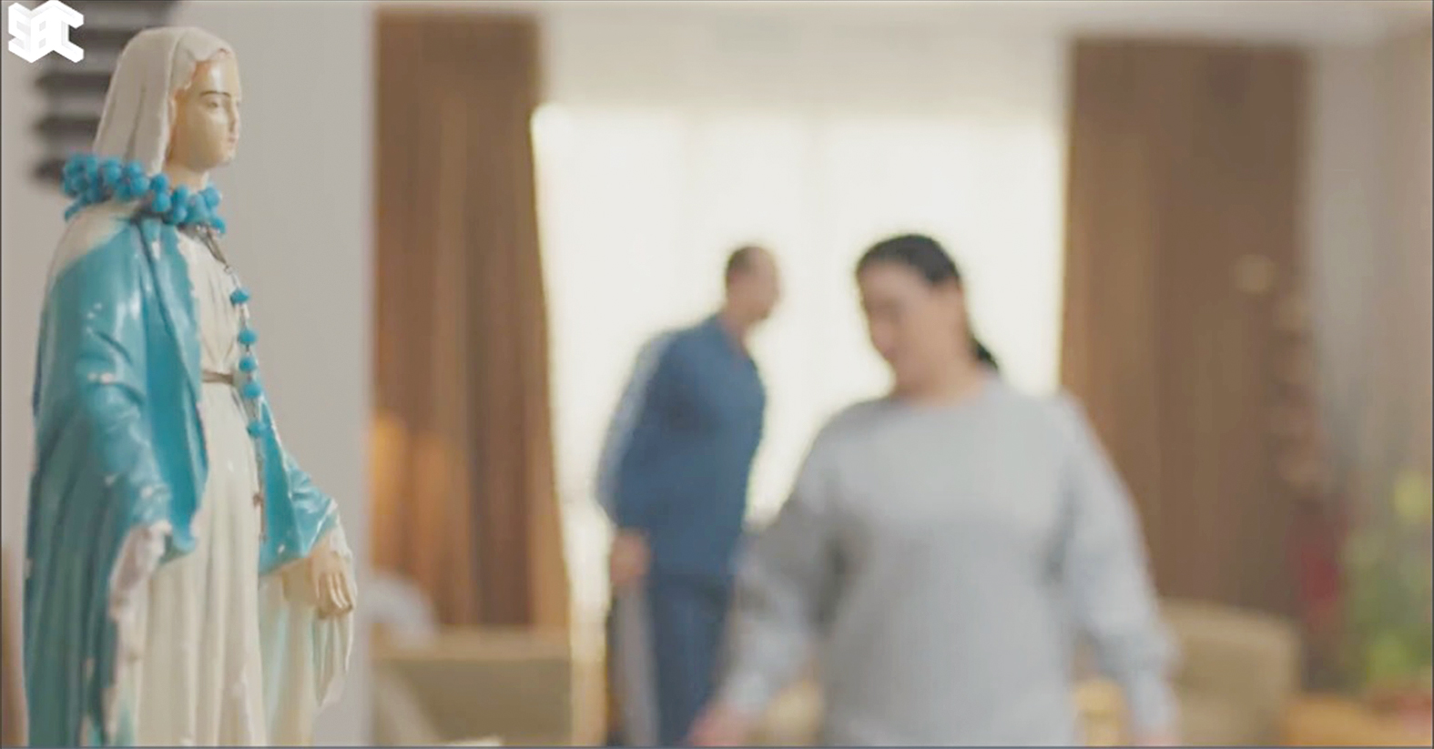 مجسّم مريم العذراء «مبتوراً» على تلفزيون الكويت وكاملاً في محطة أخرى