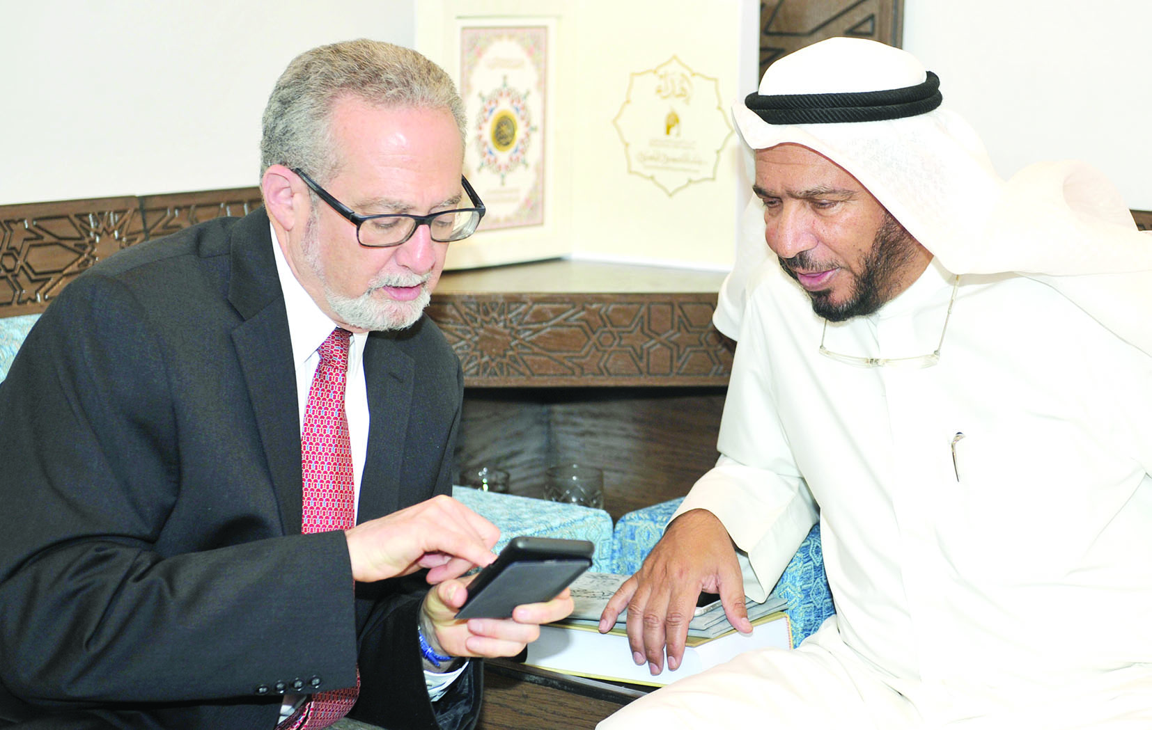 ... وفي حديث مع السفير الأميركي