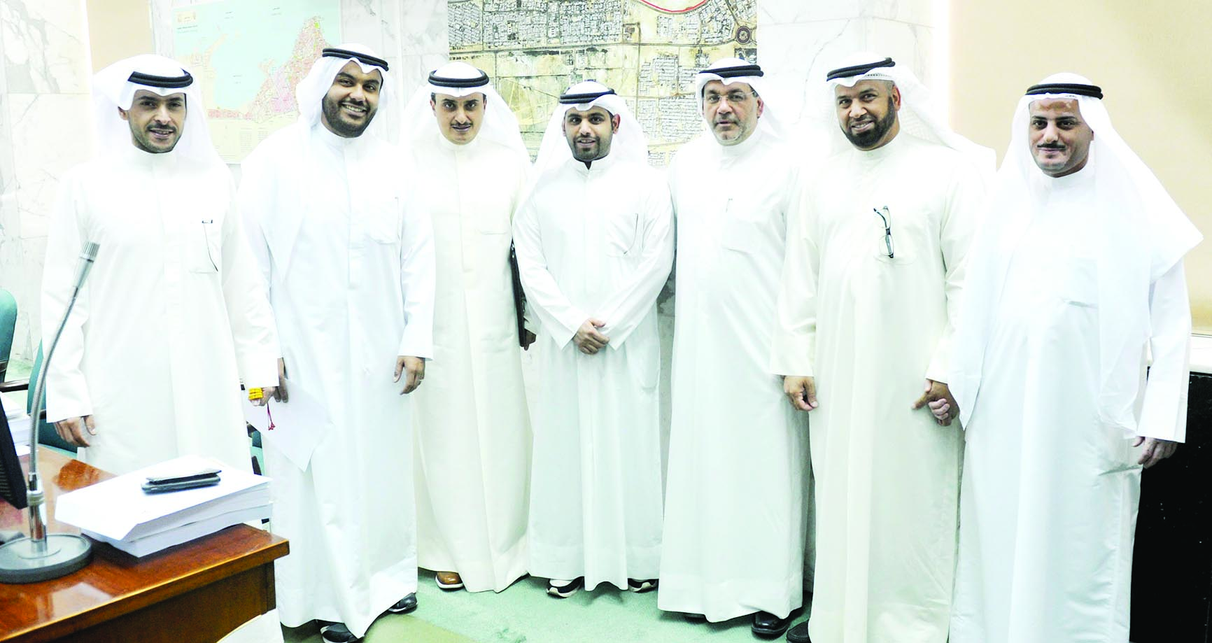 u0623u0639u0636u0627u0621 u0627u0644u0645u062cu0644u0633 u0642u0628u0644 u0627u0646u0639u0642u0627u062f u062cu0644u0633u0629 u0623u0645u0633                                      (u062au0635u0648u064au0631 u0633u0639u062f u0647u0646u062fu0627u0648u064a)