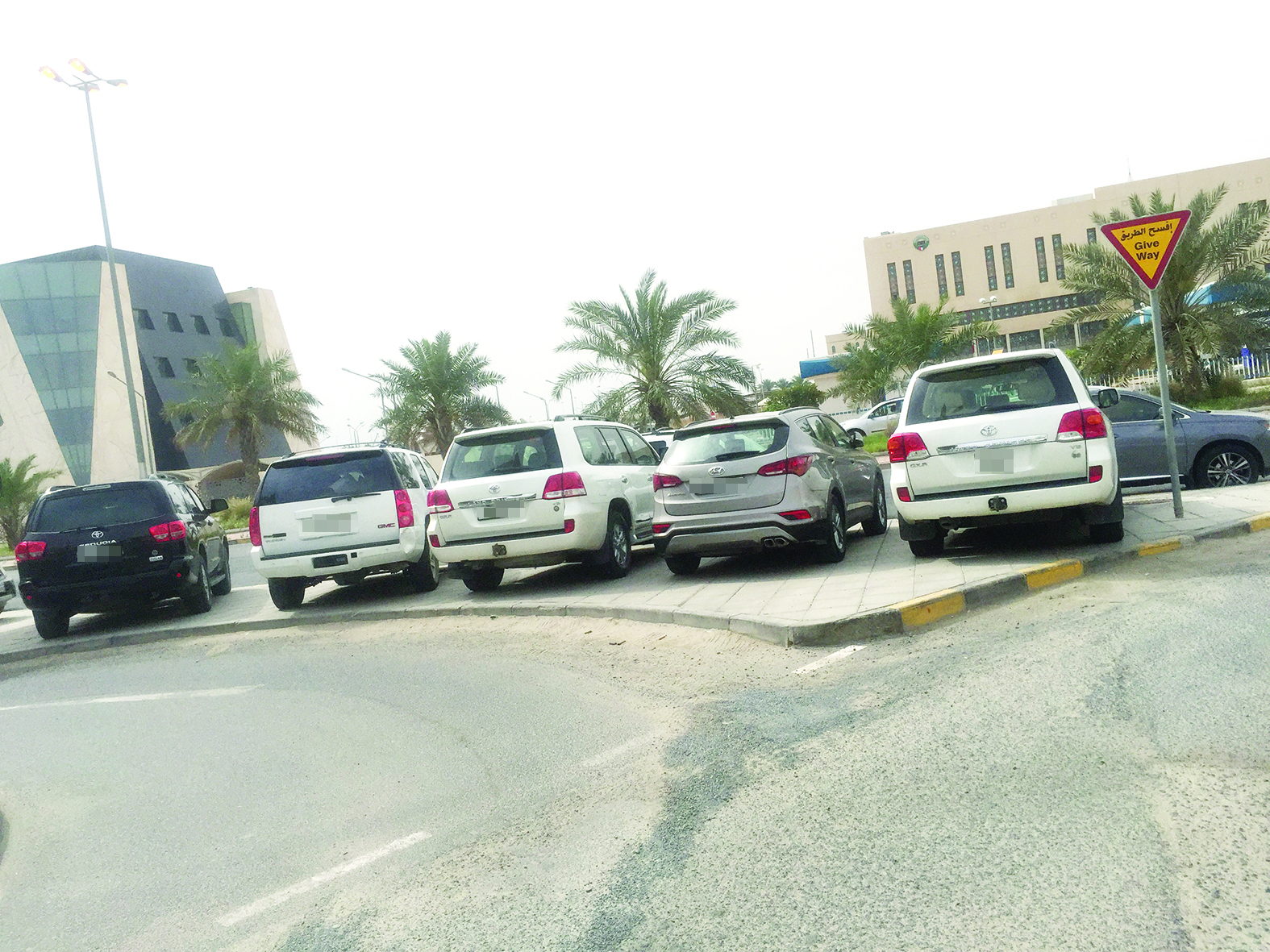 u0637u0642 u0627u0644u0631u0635u064au0641 u0627u0644u0648u0633u064au0644u0629 u0627u0644u0648u062du064au062fu0629 u0644u0625u064au062cu0627u062f u0645u0643u0627u0646 u062au0642u0641 u0641u064au0647 u0627u0644u0633u064au0627u0631u0627u062a u0623u0645u0627u0645 u0627u0644u0648u0632u0627u0631u0629