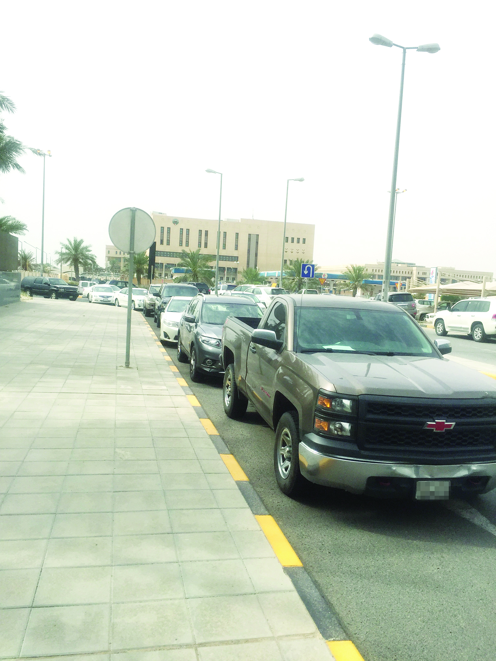 أزمة المواقف... هم يومي يعيشه قاصد «التربية»