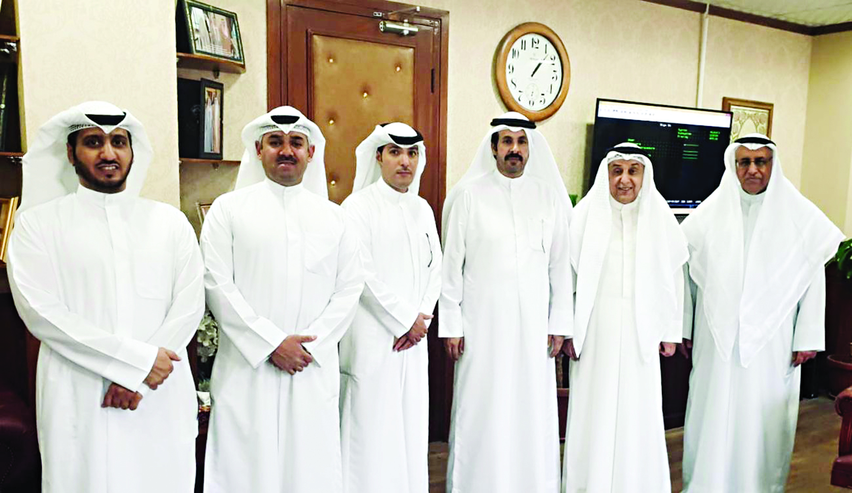 u0627u0644u0645u0633u062au0634u0627u0631 u0628u0646 u0646u0627u062cu064a u064au062au0648u0633u0637 u0648u0641u062f u0627u0644u0646u0642u0627u0628u0629