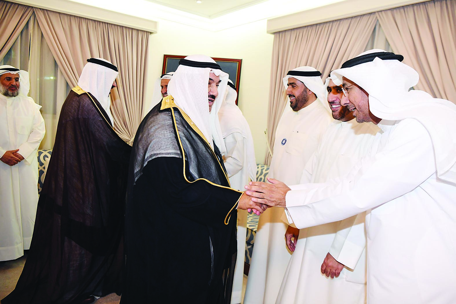 ناصر المحمد يقدم التهاني