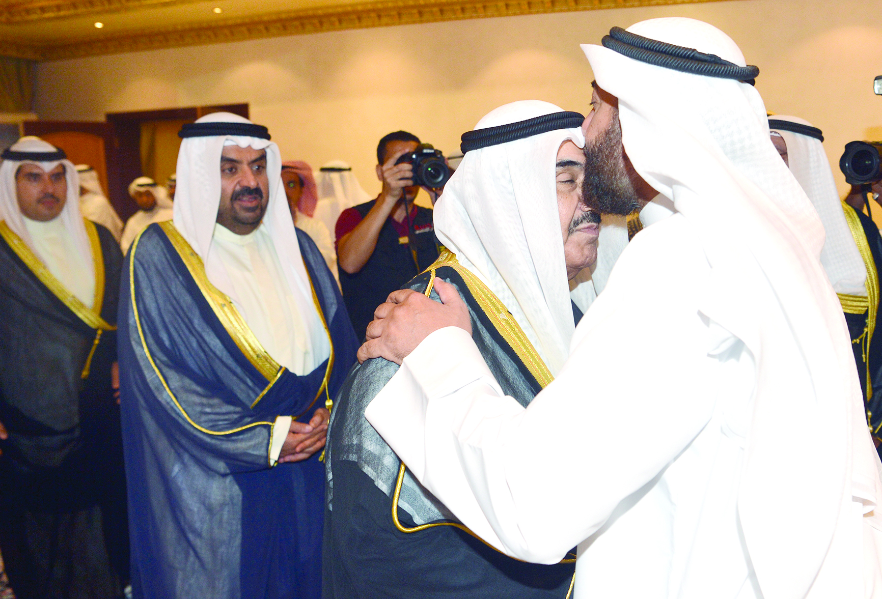 u0627u0644u0639u0645u064au0631 u0645u0631u062du0628u0627u064b u0628u0627u0644u0634u064au062e u0646u0627u0635u0631 u0627u0644u0645u062du0645u062f   t  (u062au0635u0648u064au0631 u0646u0627u064au0641 u0627u0644u0639u0642u0644u0629)