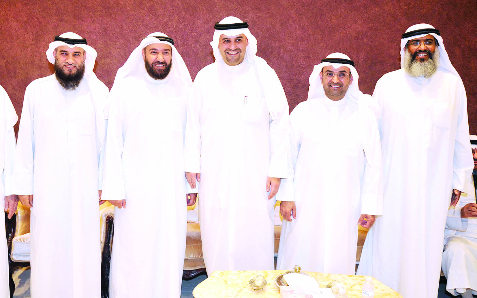 الصالح والحجرف والكندري يهنئون 