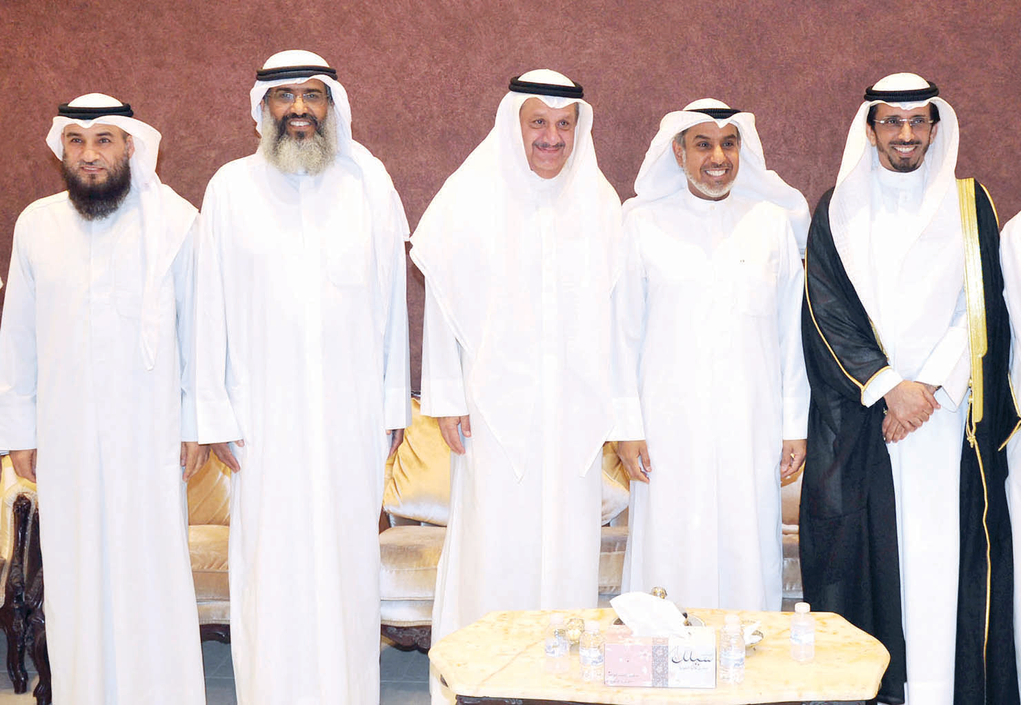 الشعلة وعيسى الكندري ومحمد الطبطبائي يقدمون التهاني 