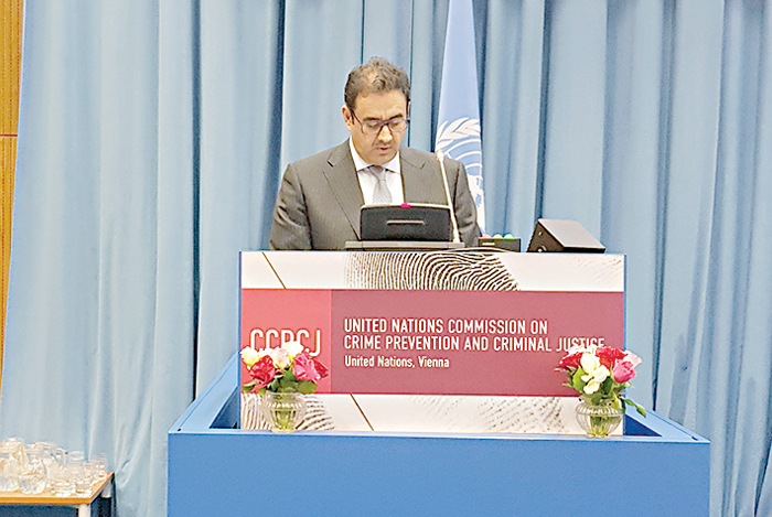 u0645u0639u0631u0641u064a u0645u062au062du062fu062bu0627u064b u0623u0645u0627u0645 u0627u0644u062fu0648u0631u0629