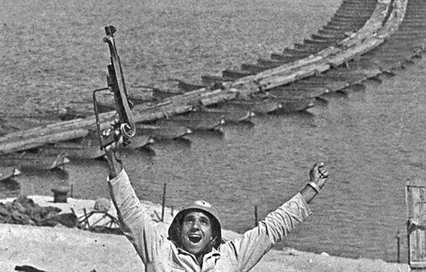 u0627u0644u062cu0646u062fu064a u0639u0628u062fu0627u0644u0631u062du0645u0646 u0627u0644u0642u0627u0636u064a u0645u062du062au0641u0644u0627u064b u0628u0646u0635u0631 u0623u0643u062au0648u0628u0631