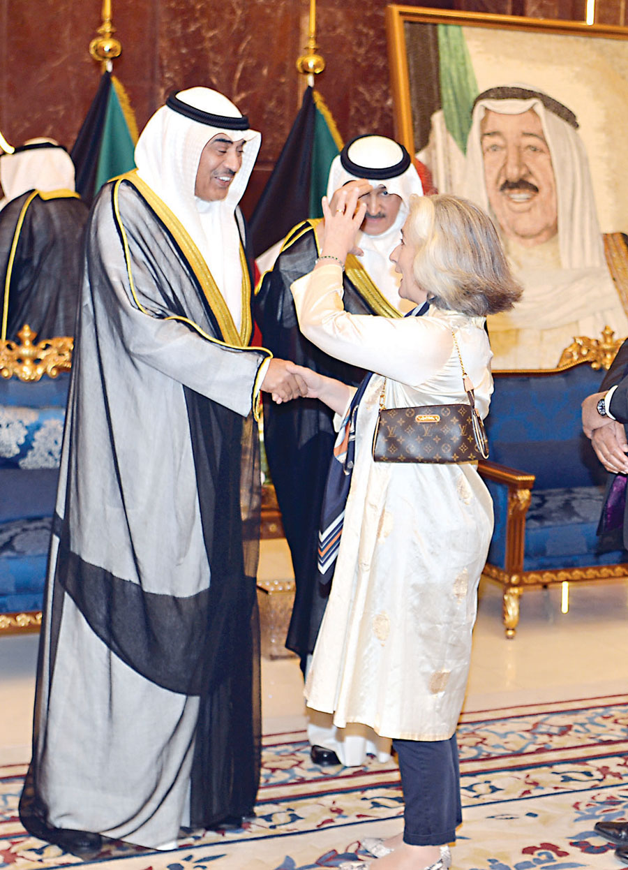 الخالد والسفيرة الفرنسية