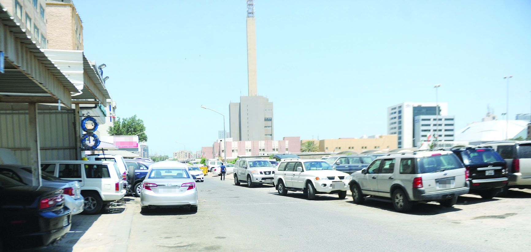 ازدحام بسبب المحلات 