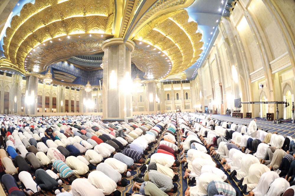 u0633u062cu0648u062f u0627u0644u0645u0635u0644u064au0646 u0641u064a u0627u0644u0645u0633u062cu062f u0627u0644u0643u0628u064au0631 t(u062au0635u0648u064au0631 u0633u0639u062f u0647u0646u062fu0627u0648u064a)