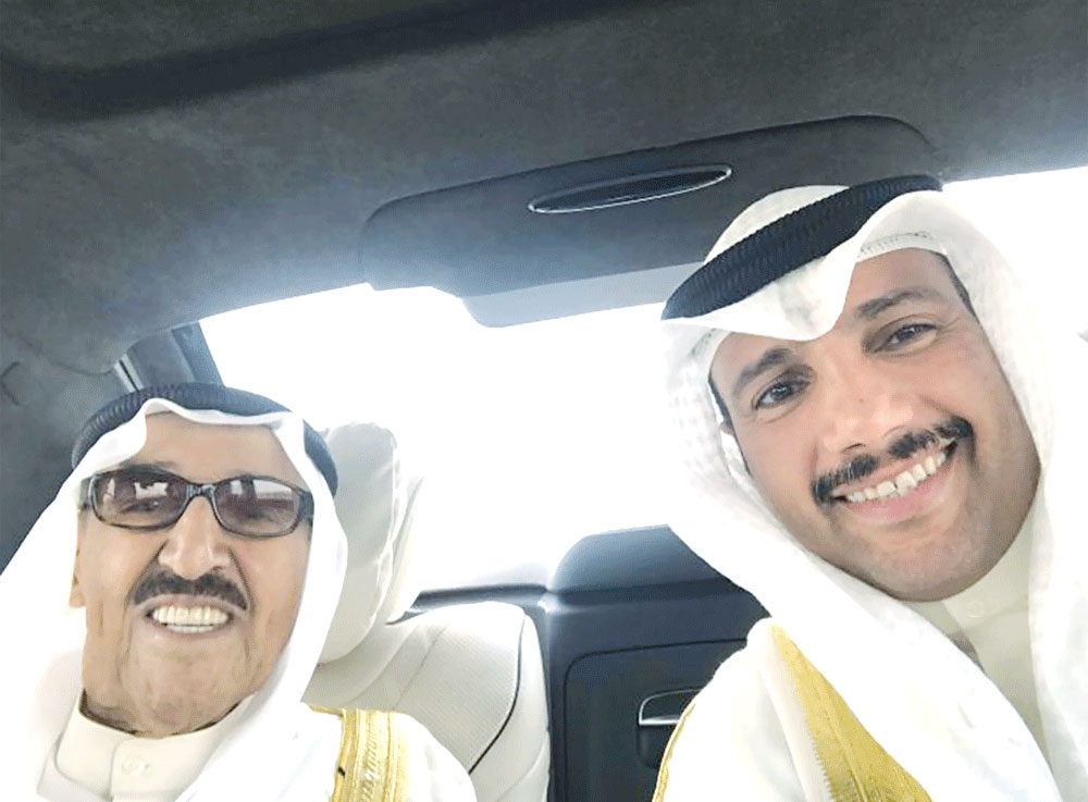 ‏الأمير مع الغانم في الطريق من جدة إلى مكة المكرمة