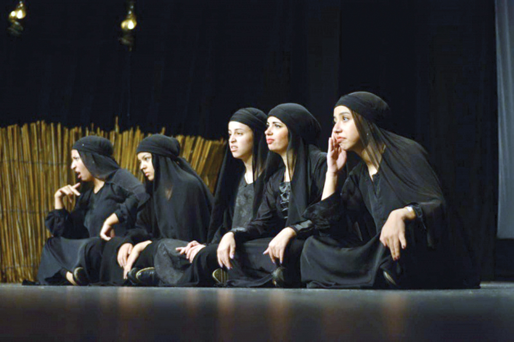 «الطوق والاسورة»