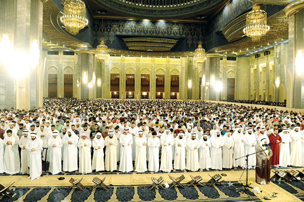 u062cu0645u0648u0639 u0627u0644u0645u0635u0644u064au0646 u0641u064a u0627u0644u0645u0633u062cu062f u0627u0644u0643u0628u064au0631t (u062au0635u0648u064au0631 u0646u0627u064au0641 u0627u0644u0639u0642u0644u0629)