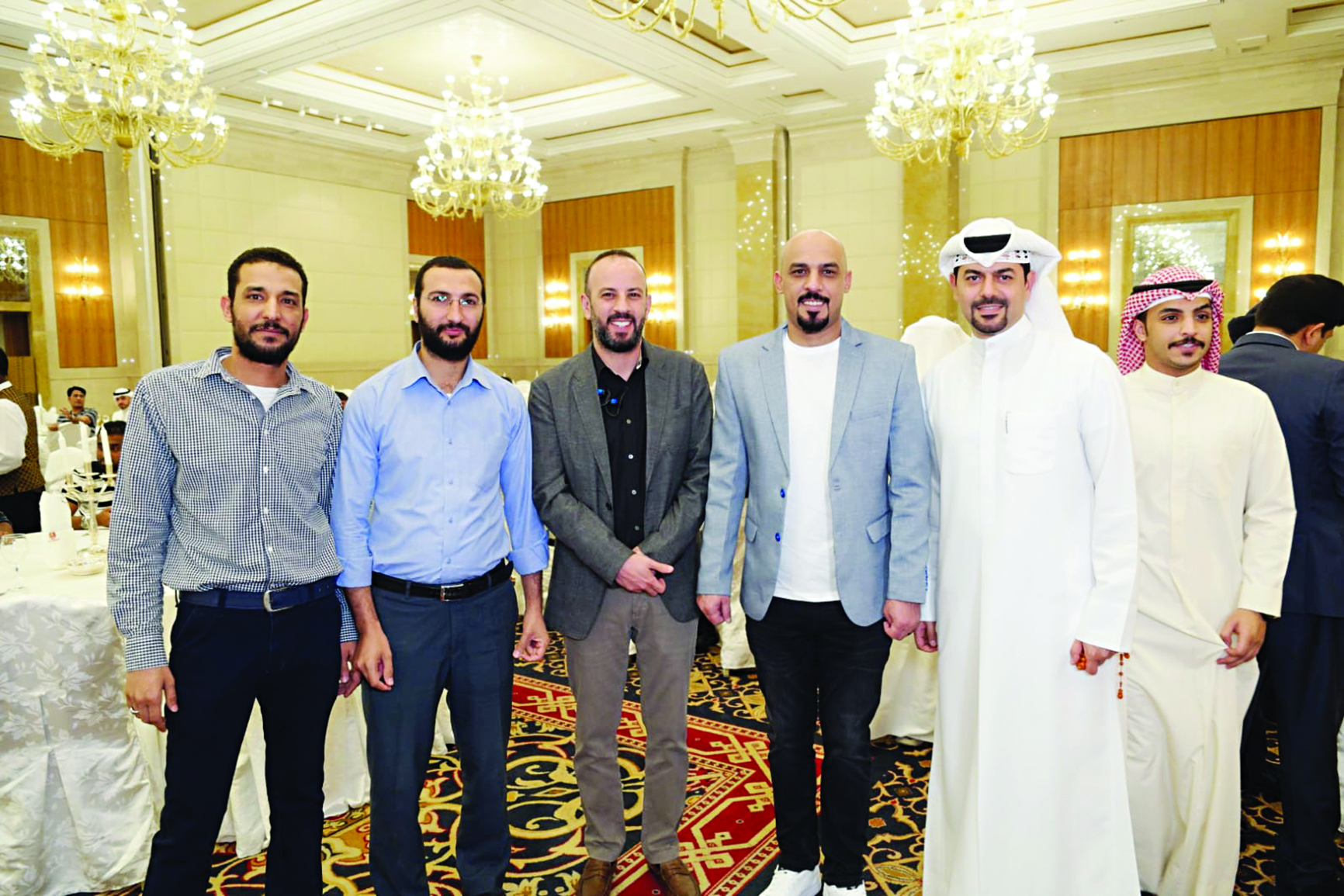 رئيس قطاع المبيعات تامر شبل وممثلو الموزعين