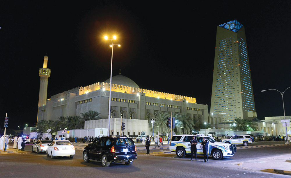 إجراءات أمنية أمام المسجد