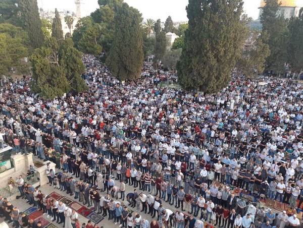 120 ألفا أدوا صلاة العيد في المسجد الأقصى