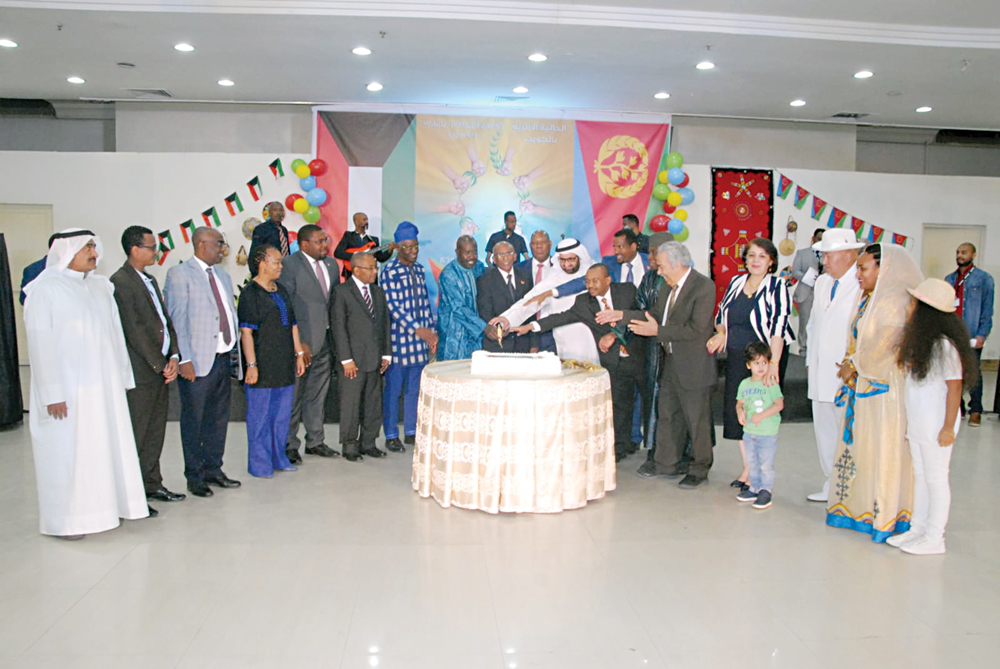 u0627u0644u0642u0627u0626u0645 u0628u0627u0644u0623u0639u0645u0627u0644 u0648u0645u0634u0627u0631u0643u0648u0646 u0641u064a u0627u0644u0627u062du062au0641u0627u0644 u062eu0644u0627u0644 u0642u0635 u0642u0627u0644u0628 u0627u0644u062du0644u0648u0649 