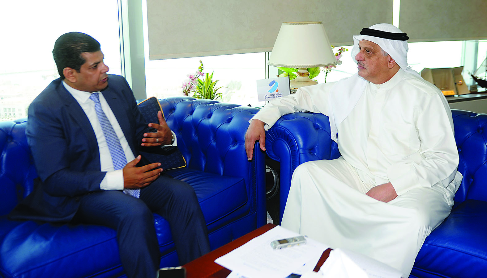 العجيل متحدثاً للزميل رضا السناري       	         (تصوير بسام زيدان)