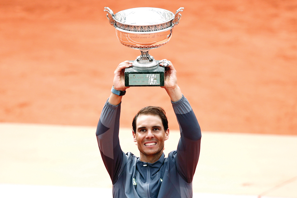 u0646u0627u062fu0627u0644 u0631u0627u0641u0639u0627u064b u0643u0623u0633 u0631u0648u0644u0627u0646 u063au0627u0631u0648u0633 t (u0623 u0641 u0628) 