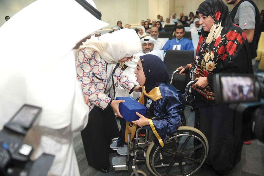 تكريم إحدى الفائقات