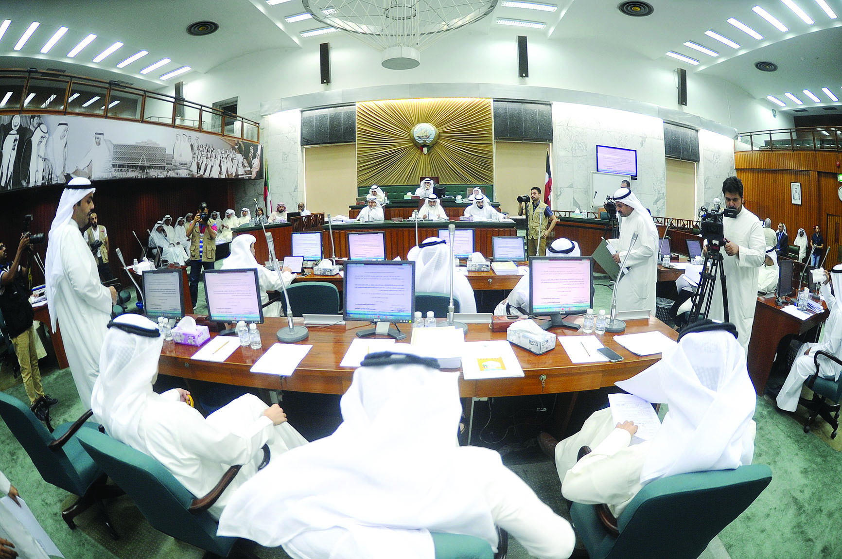 u062cu0627u0646u0628 u0645u0646 u062cu0644u0633u0629 u0627u0644u0645u062cu0644u0633 u0627u0644u0628u0644u062fu064a u0623u0645u0633t ( u062au0635u0648u064au0631 u0628u0633u0627u0645 u0632u064au062fu0627u0646)