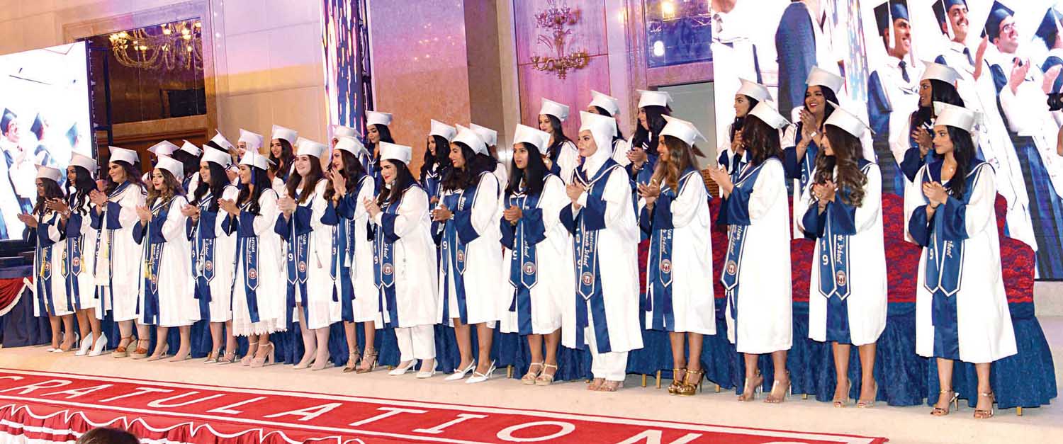 الخريجات خلال الحفل         	                                                                      (تصوير نايف العقلة)