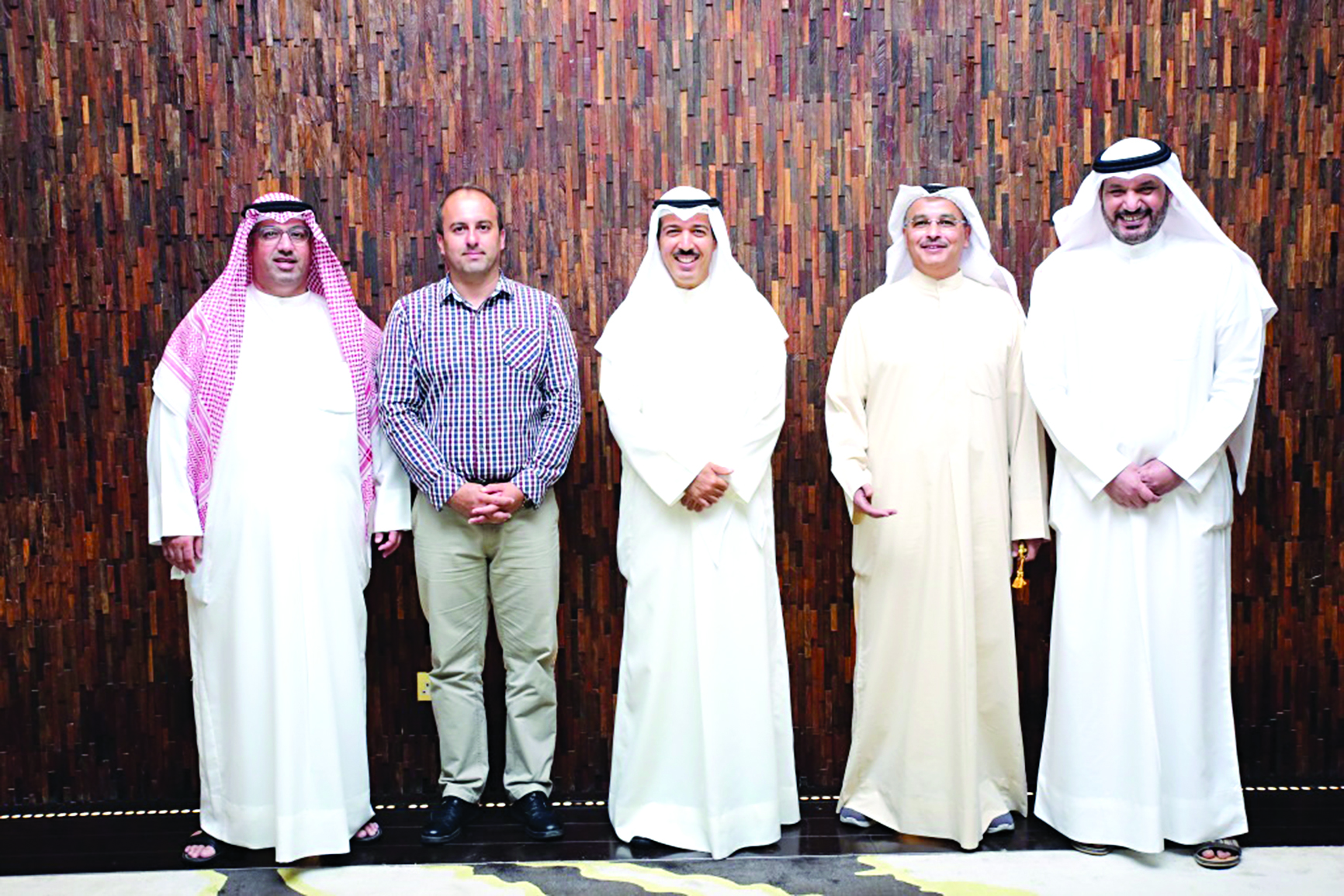 u0627u0644u062cu0627u0628u0631 u0645u062au0648u0633u0651u0637u0627u064b u0639u062fu062fu0627u064b u0645u0646 u0627u0644u062du0636u0648u0631 