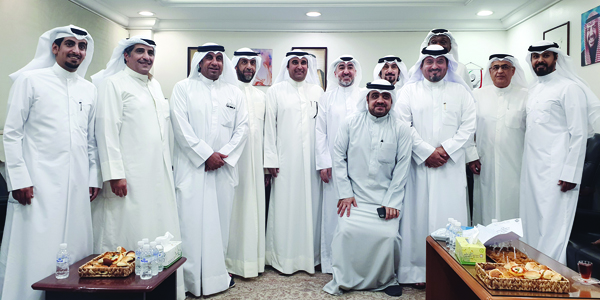 u0639u0627u0634u0648u0631 u0645u0639 u0639u062fu062f u0645u0646 u0623u0639u0636u0627u0621 u0627u0644u0645u062cu0644u0633 u0648u0645u0645u062bu0644u064a u00abu0627u0644u0639u0645u0648u0645u064au0629u00bb 