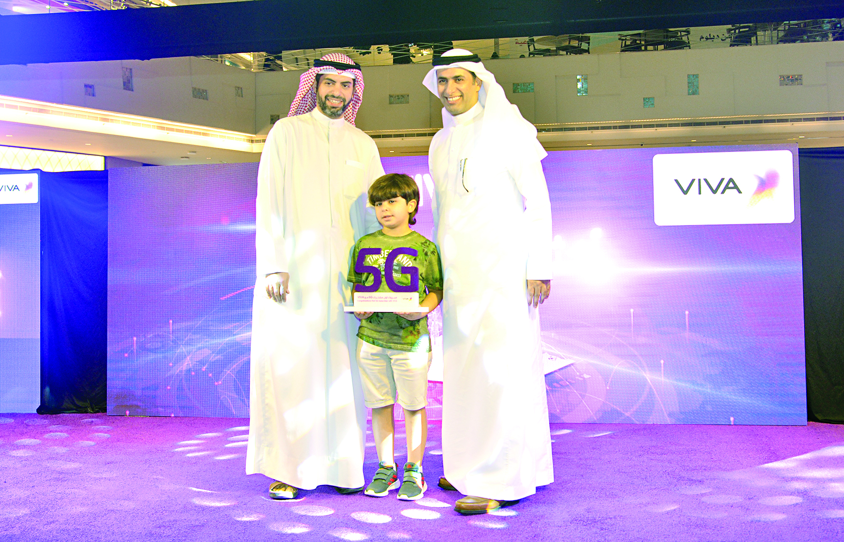 تكريم أول مشترك بالـ«5G»