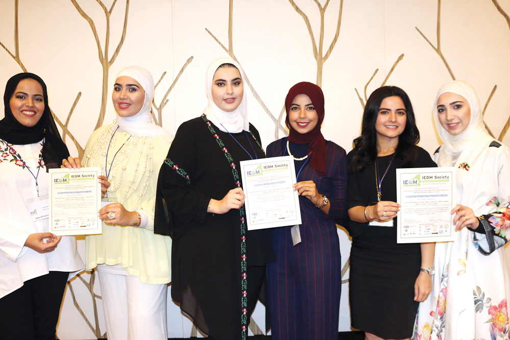 فريق الجامعة المشارك في مؤتمر IEOM 