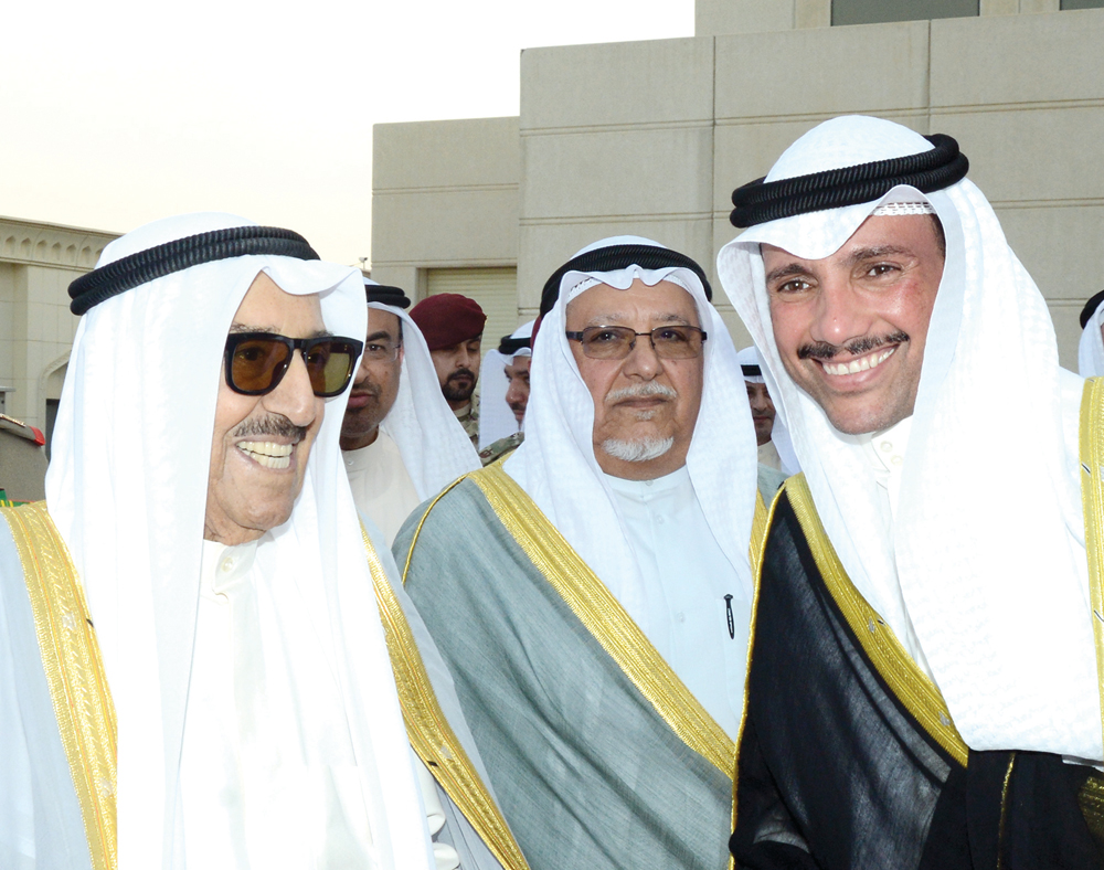 سموه لدى عودته والغانم في استقباله