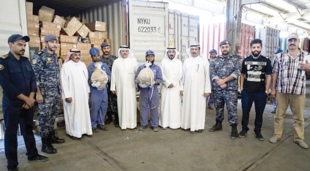 u0641u0631u064au0642 u0627u0644u062cu0631u062f u0645u0639 u0645u0645u062bu0644u064a u0627u0644u0642u0648u0627u062a u0627u0644u062eu0627u0635u0629 u0623u0645u0627u0645 u0625u062du062fu0649 u0627u0644u062du0627u0648u064au0627u062a