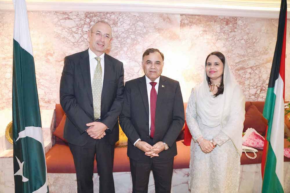  u0627u0644u0633u0641u064au0631 u0627u0644u0628u0627u0643u0633u062au0627u0646u064a u0648u062du0631u0645u0647 u0645u0639 u0627u0644u0633u0641u064au0631 u0627u0644u0628u0631u064au0637u0627u0646u064a