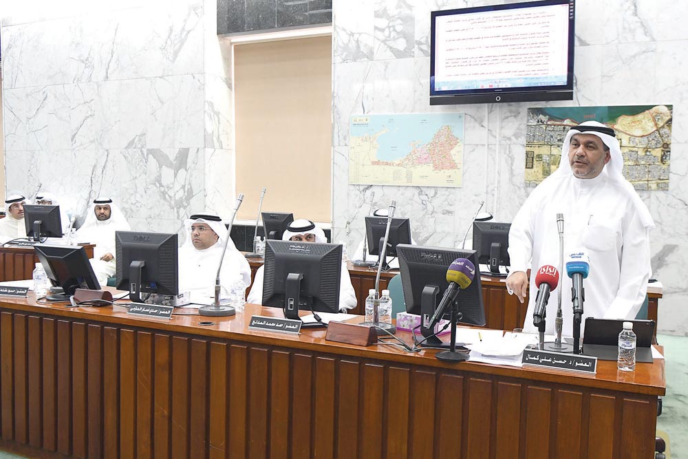 حسن كمال يتحدث