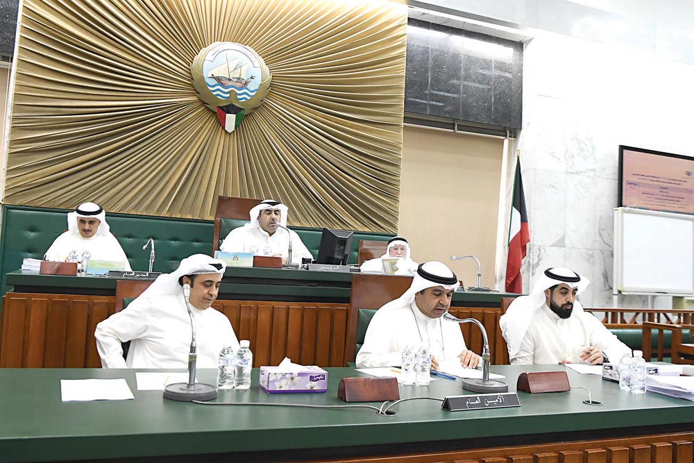 u0627u0644u0639u062au064au0628u064a u0645u062au0631u0626u0633u0627u064b u0627u0644u062cu0644u0633u0629 u0648u0625u0644u0649 u062cu0648u0627u0631u0647 u0627u0644u0645u0646u0641u0648u062du064a