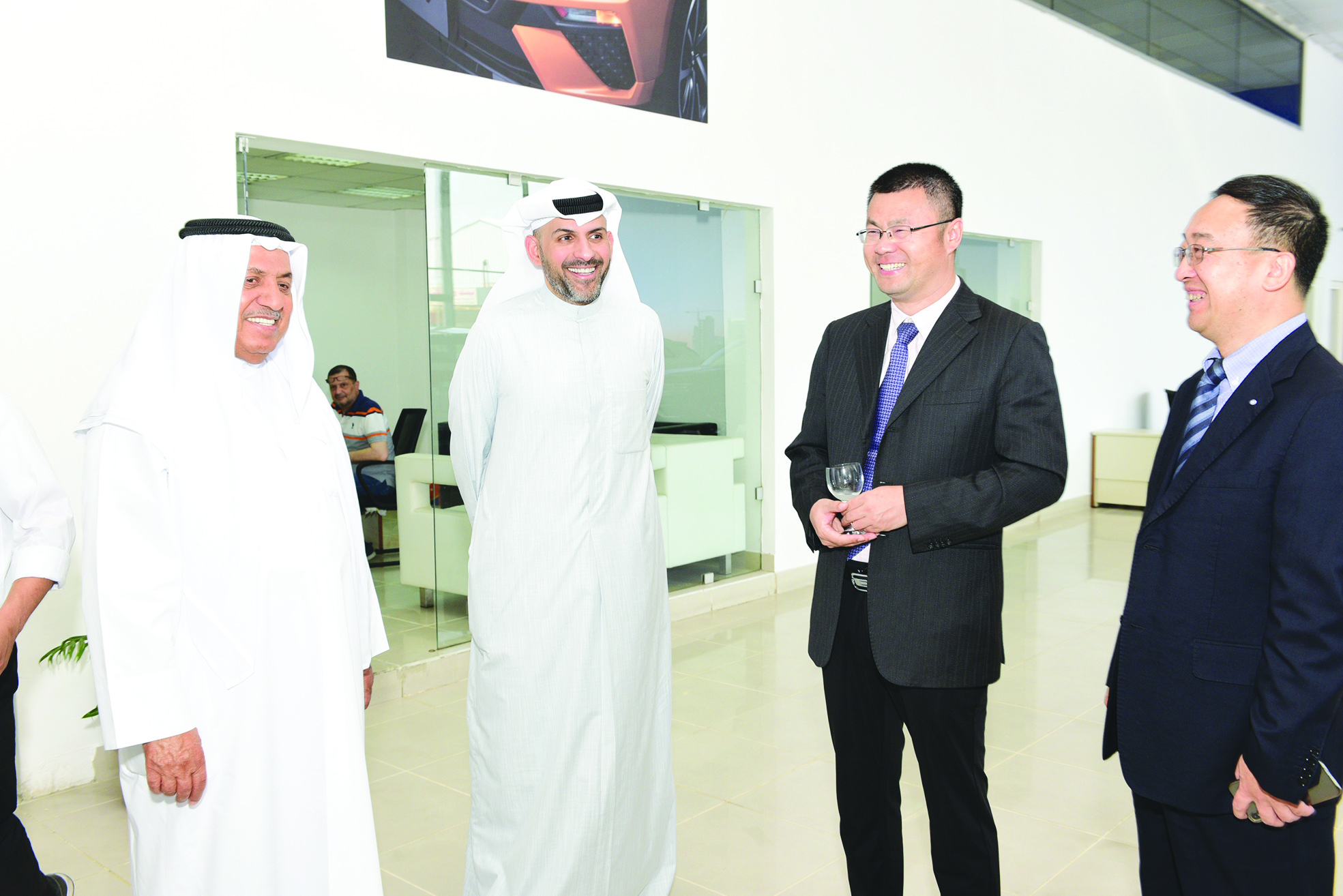 نقاشات جانبية خلال الحفل