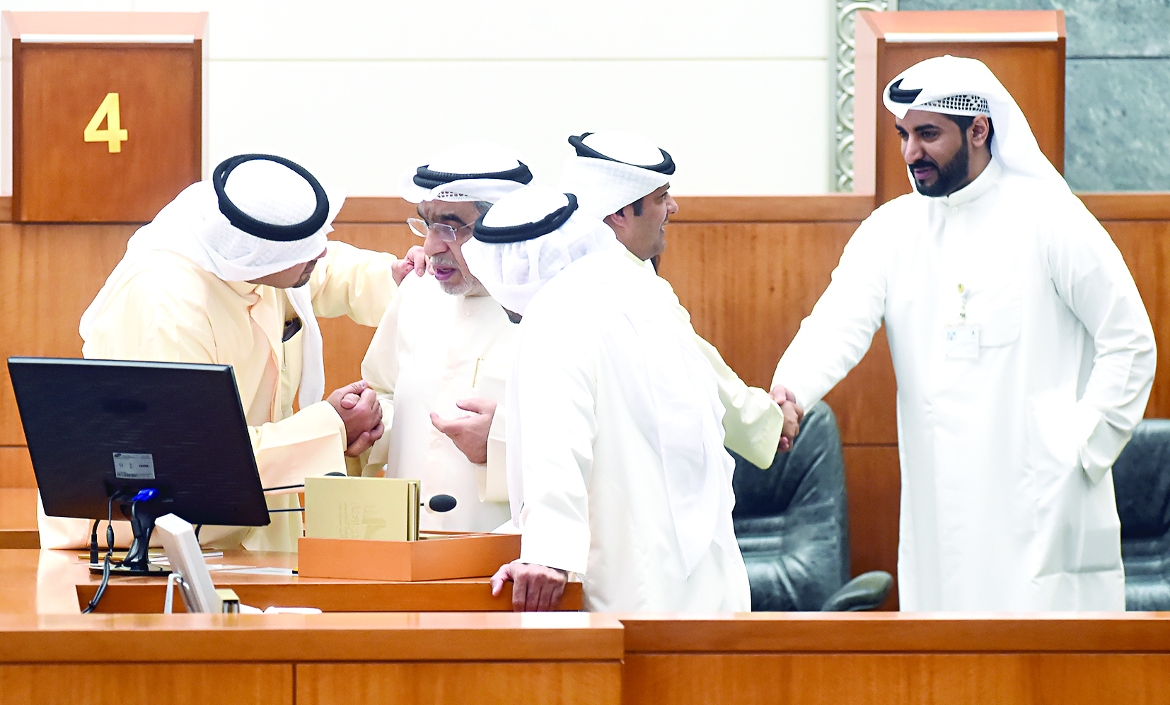 الصالح وعبدالصمد وحوار عن الميزانيات