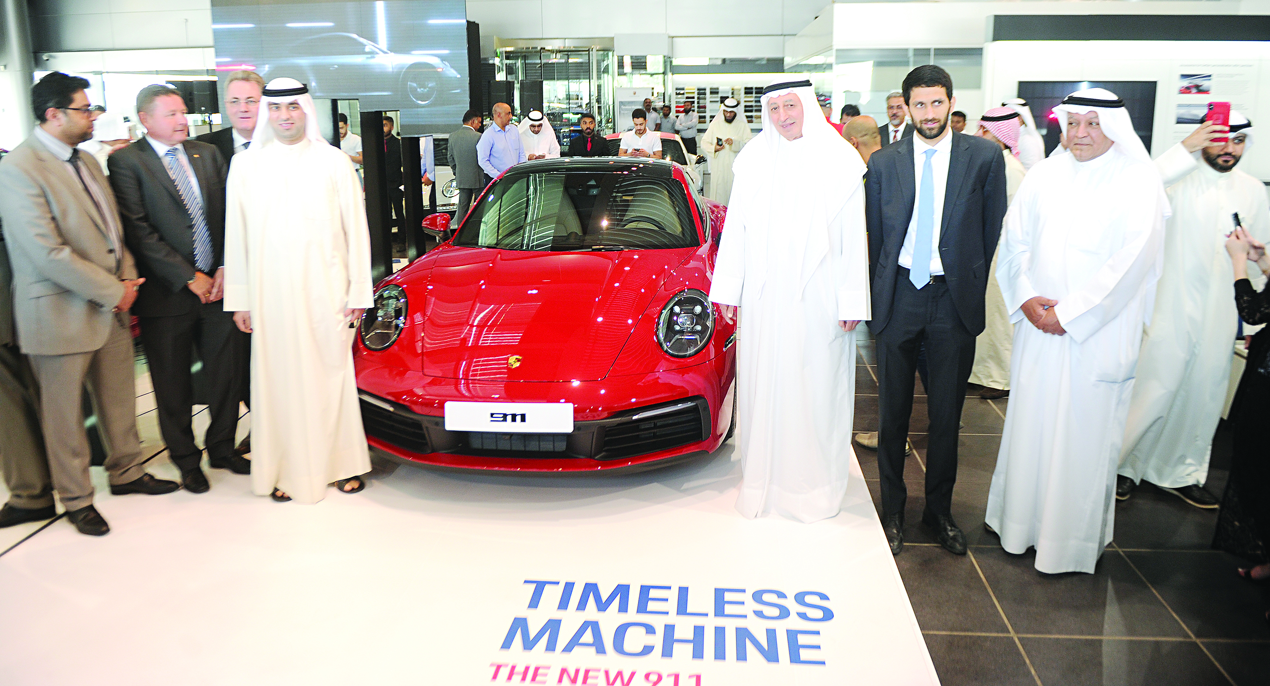 علي وعبدالمحسن بهبهاني خلال إطلاق المركبة     (تصوير بسّام زيدان)