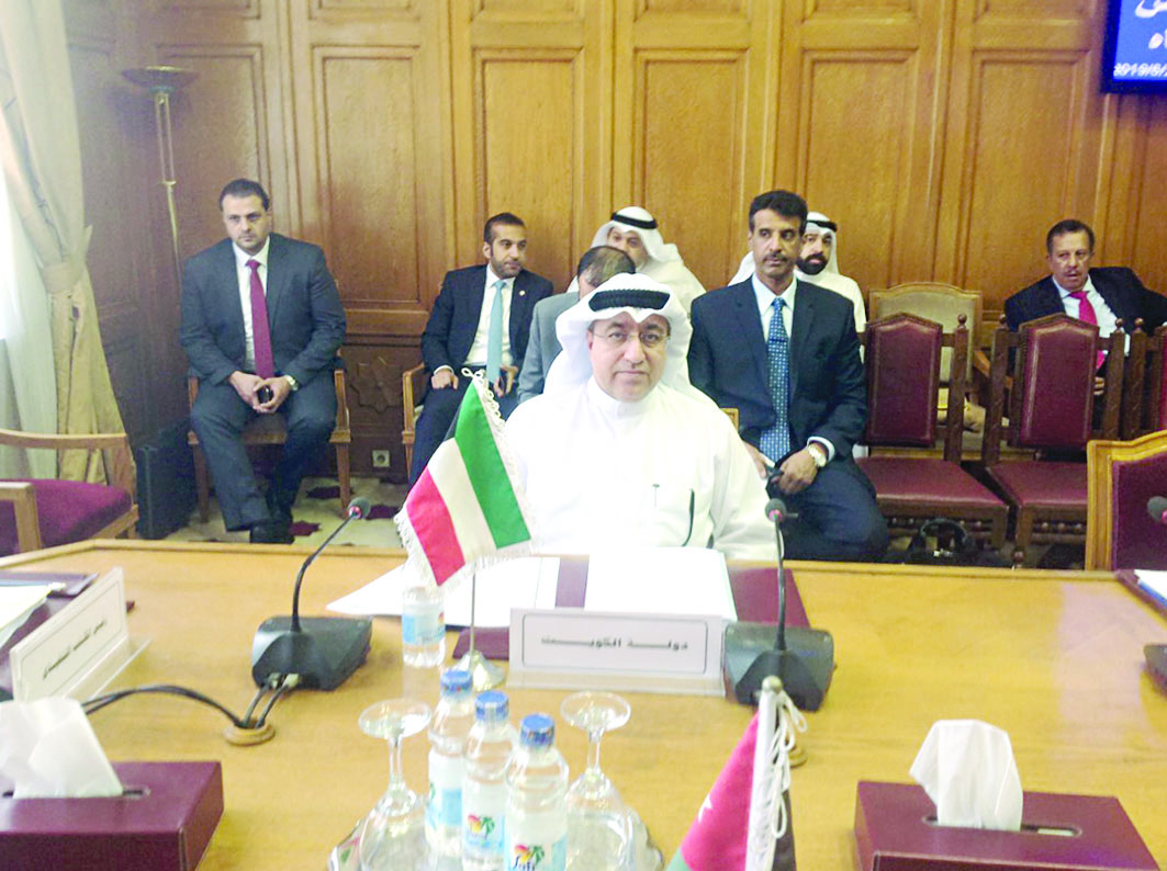 u0628u0648u0634u0647u0631u064a u0645u062au0631u0626u0633u0627u064b u0648u0641u062f u0627u0644u0643u0648u064au062a u0641u064a u0627u062cu062au0645u0627u0639 u0627u0644u0642u0627u0647u0631u0629 