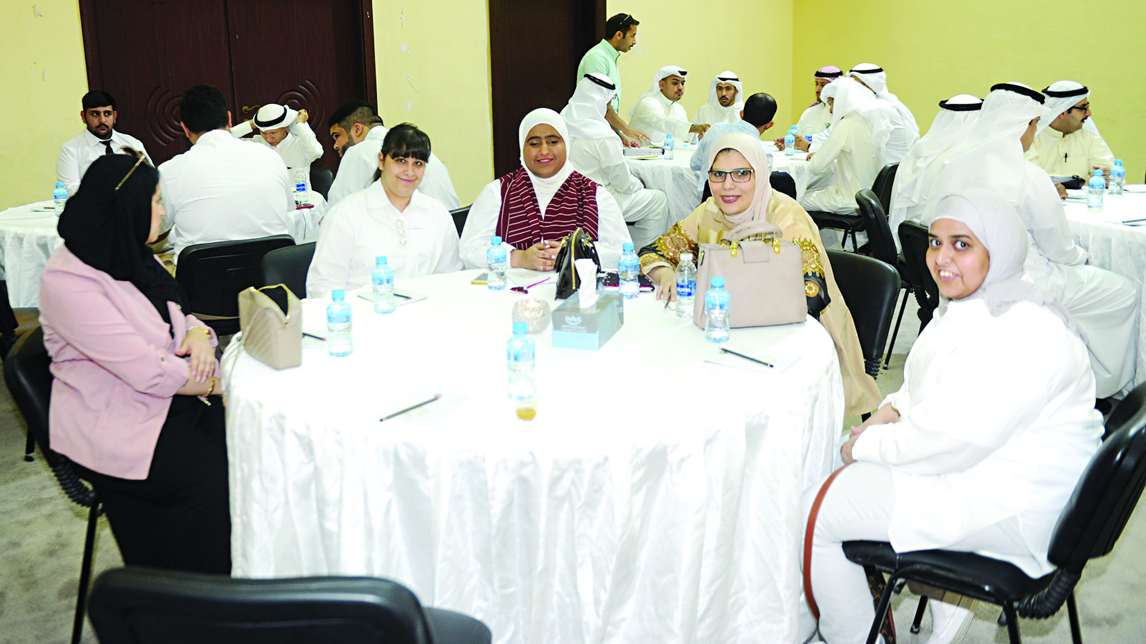 عدد من المؤهلات للعمل