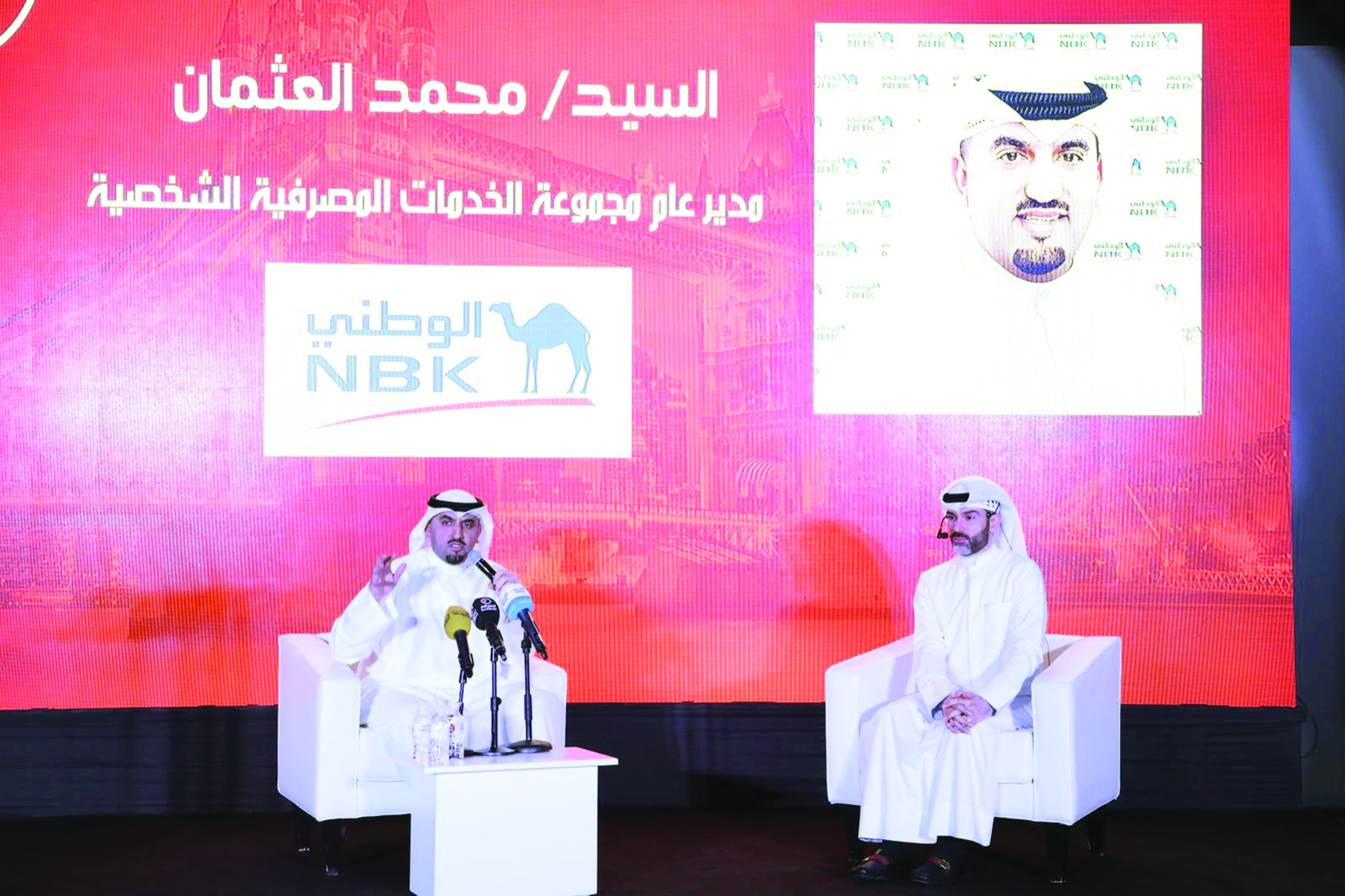 العثمان متحدثاً في اللقاء       	       (تصوير سعد هنداوي)