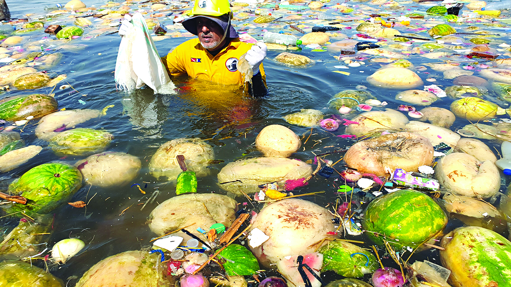 u0648u0644u064au062f u0627u0644u0641u0627u0636u0644 u064au0634u0627u0631u0643 u0641u064a u0631u0641u0639 u0627u0644u0645u062eu0644u0641u0627u062a u0627u0644u062au064a u062au063au0637u064a u0645u064au0627u0647 u0634u0627u0637u0626 u0639u0634u064au0631u062c